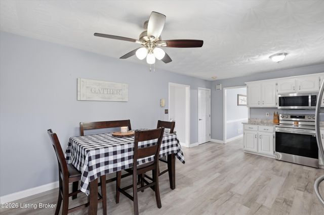 484 Circle Valley Dr, Louisville, KY 40229