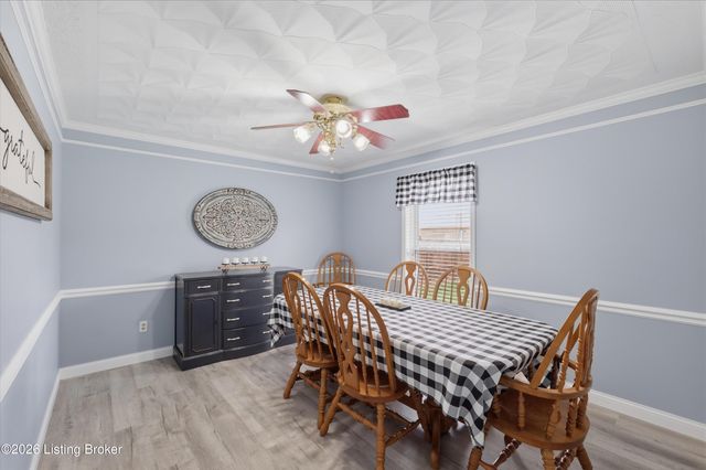 484 Circle Valley Dr, Louisville, KY 40229