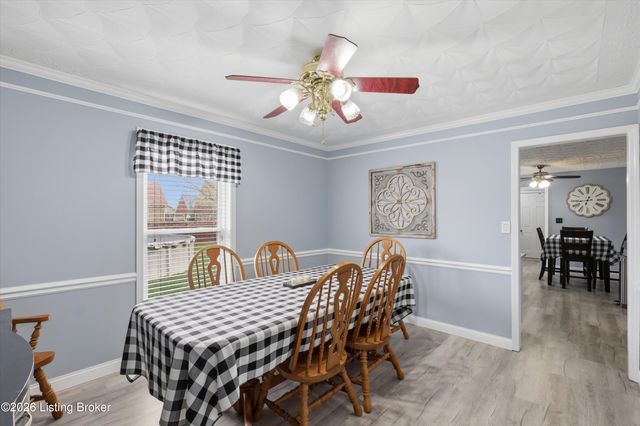 484 Circle Valley Dr, Louisville, KY 40229