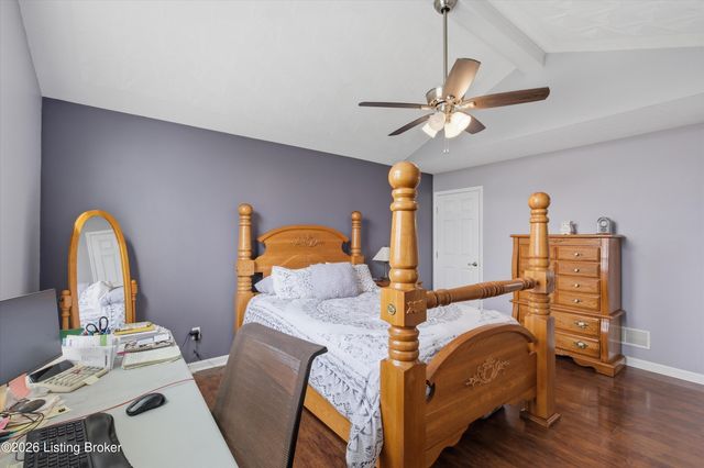 484 Circle Valley Dr, Louisville, KY 40229