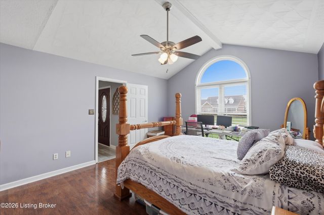 484 Circle Valley Dr, Louisville, KY 40229