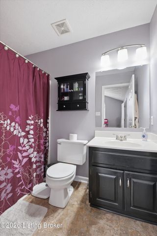 484 Circle Valley Dr, Louisville, KY 40229