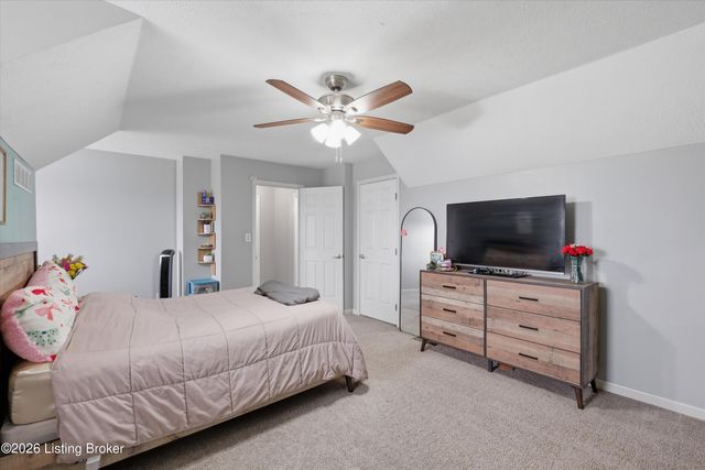 484 Circle Valley Dr, Louisville, KY 40229