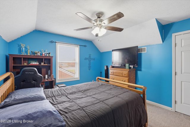 484 Circle Valley Dr, Louisville, KY 40229