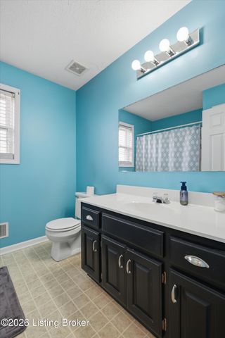 484 Circle Valley Dr, Louisville, KY 40229