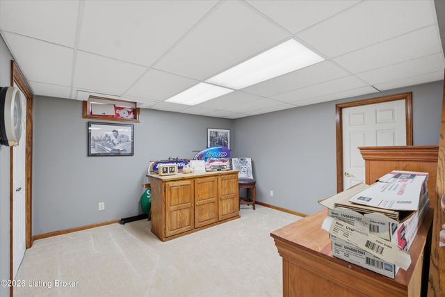 484 Circle Valley Dr, Louisville, KY 40229