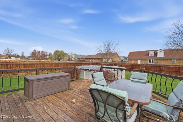 484 Circle Valley Dr, Louisville, KY 40229