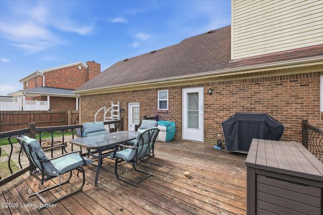 484 Circle Valley Dr, Louisville, KY 40229