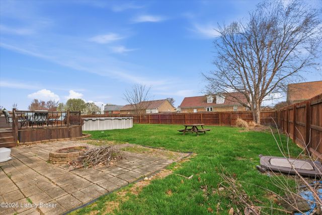 484 Circle Valley Dr, Louisville, KY 40229