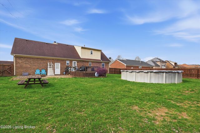 484 Circle Valley Dr, Louisville, KY 40229