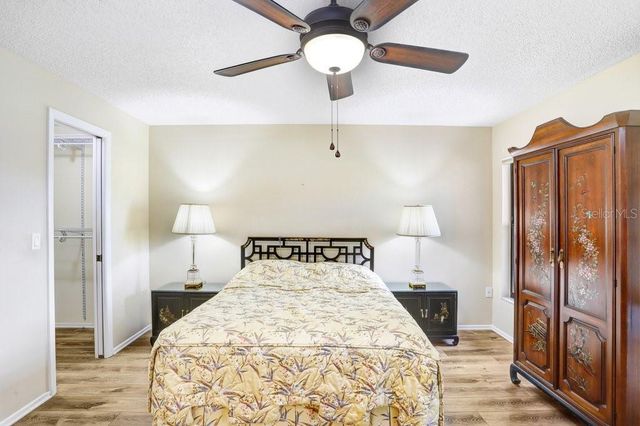 4742 OAK HILL DRIVE 12, Sarasota, FL 34232