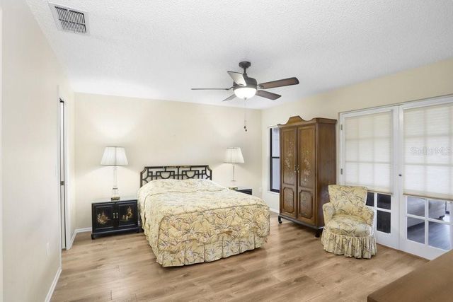 4742 OAK HILL DRIVE 12, Sarasota, FL 34232