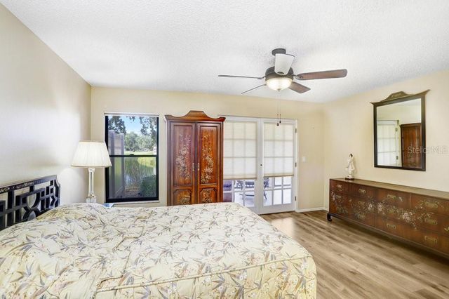 4742 OAK HILL DRIVE 12, Sarasota, FL 34232