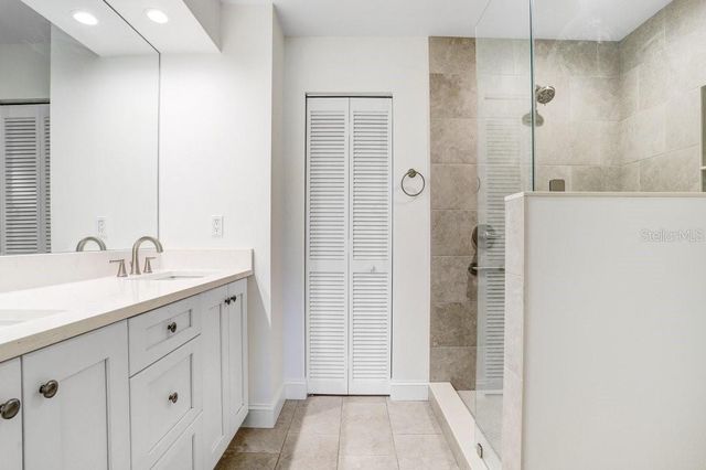 4742 OAK HILL DRIVE 12, Sarasota, FL 34232