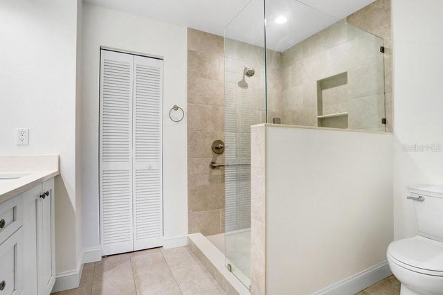 4742 OAK HILL DRIVE 12, Sarasota, FL 34232