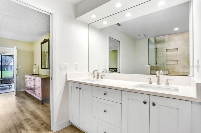 4742 OAK HILL DRIVE 12, Sarasota, FL 34232