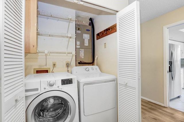 4742 OAK HILL DRIVE 12, Sarasota, FL 34232