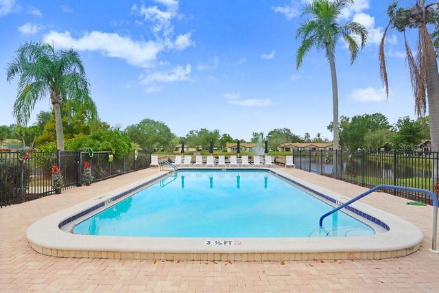 4742 OAK HILL DRIVE 12, Sarasota, FL 34232