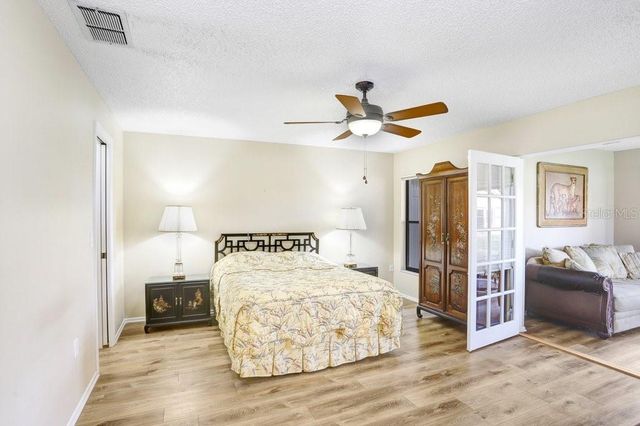 4742 OAK HILL DRIVE 12, Sarasota, FL 34232