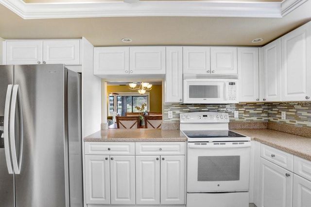 4742 OAK HILL DRIVE 12, Sarasota, FL 34232