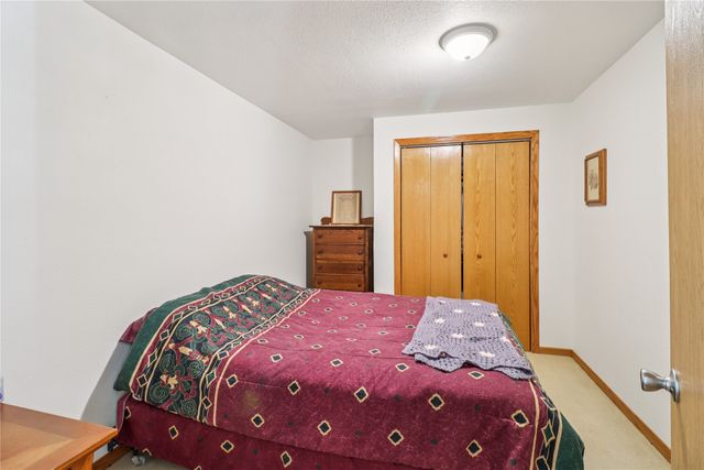 104 Ivy Drive, Montezuma, IA 50171