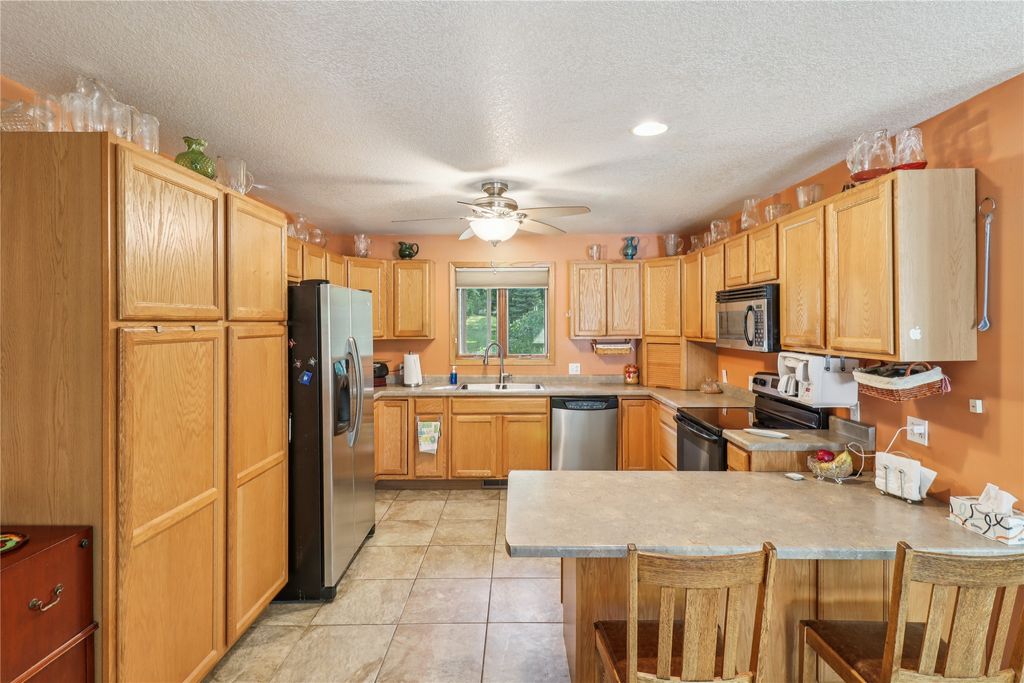 104 Ivy Drive, Montezuma, IA 50171