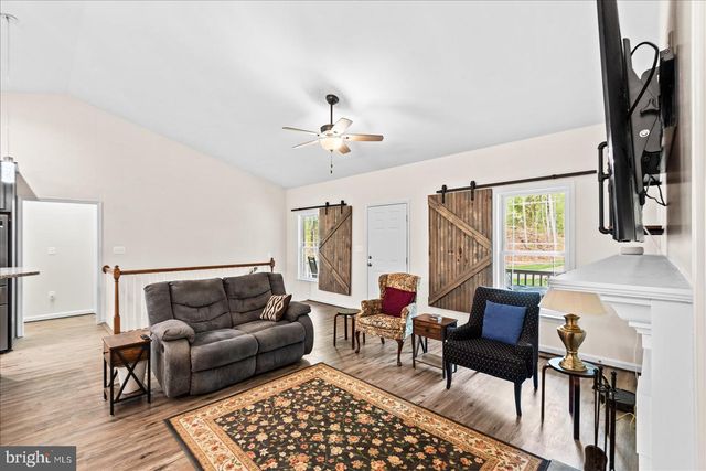15570 DICKINSONS CORNER DR, King George, VA 22485