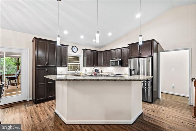 15570 DICKINSONS CORNER DR, King George, VA 22485