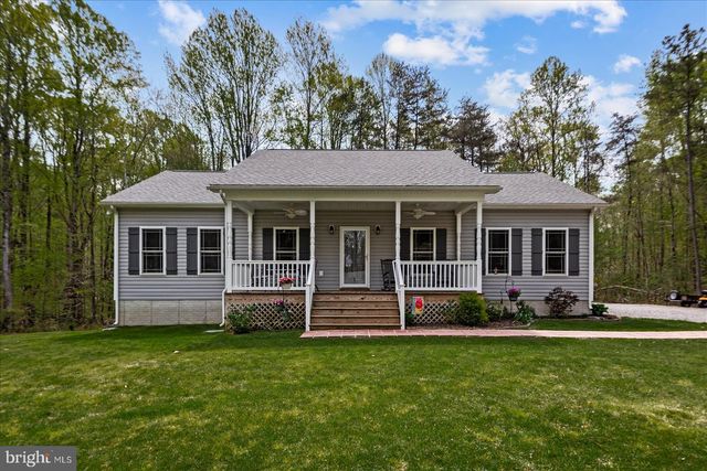 15570 DICKINSONS CORNER DR, King George, VA 22485