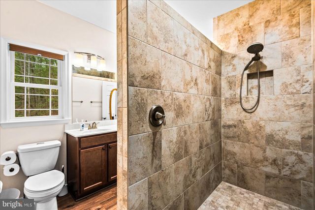 15570 DICKINSONS CORNER DR, King George, VA 22485