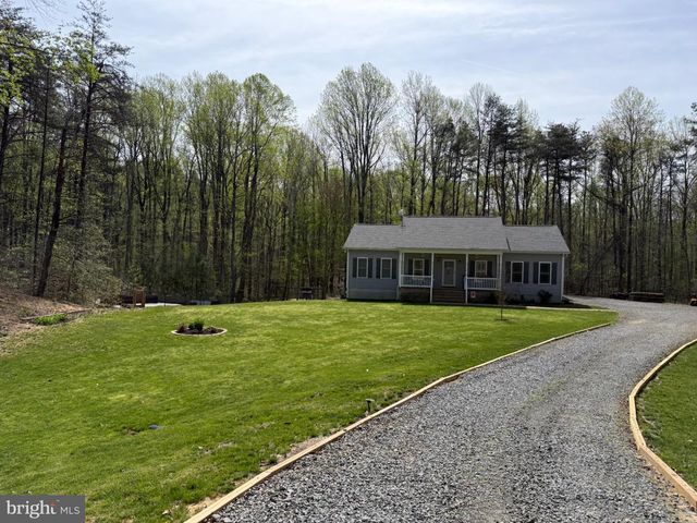 15570 DICKINSONS CORNER DR, King George, VA 22485