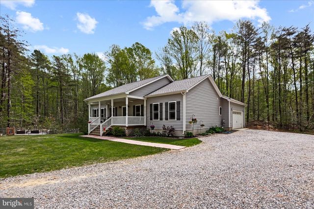 15570 DICKINSONS CORNER DR, King George, VA 22485