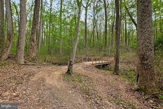 15570 DICKINSONS CORNER DR, King George, VA 22485