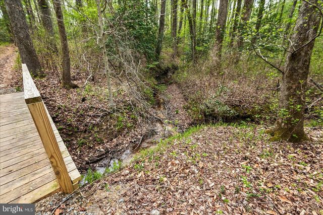 15570 DICKINSONS CORNER DR, King George, VA 22485