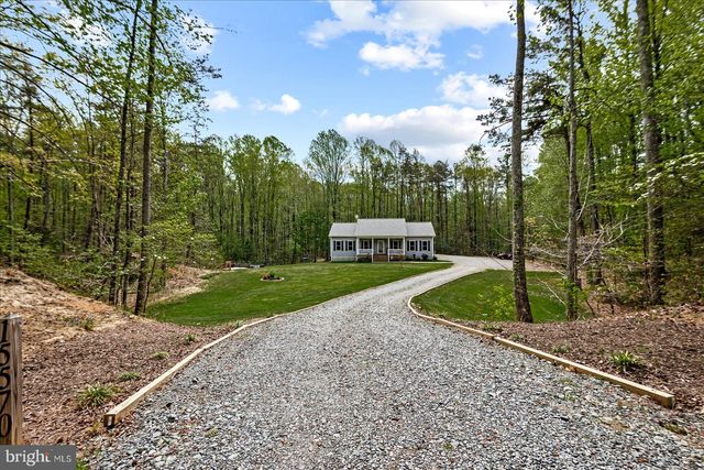15570 DICKINSONS CORNER DR, King George, VA 22485