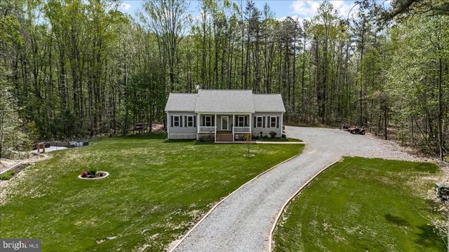 15570 DICKINSONS CORNER DR, King George, VA 22485
