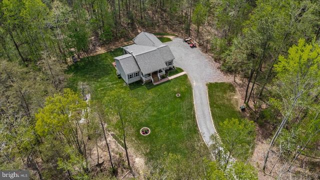 15570 DICKINSONS CORNER DR, King George, VA 22485