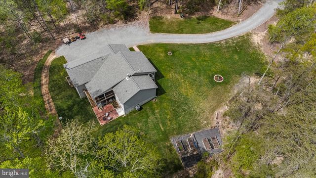 15570 DICKINSONS CORNER DR, King George, VA 22485