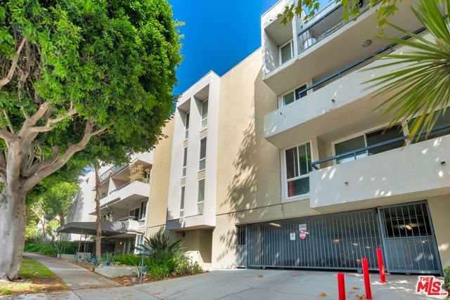 8535 W West Knoll Drive 107, West Hollywood, CA 90069