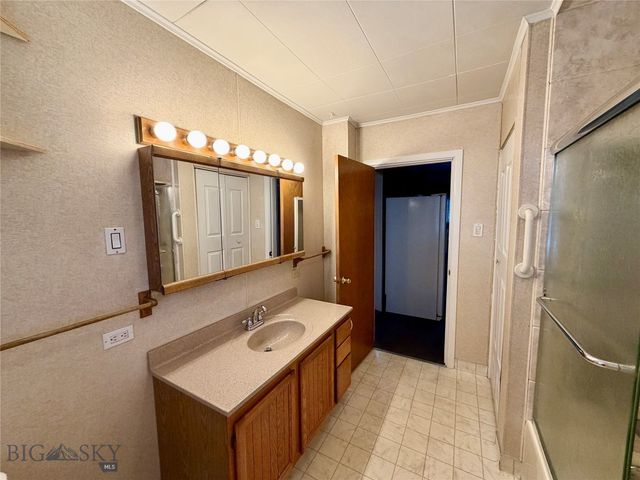 1953 S Warren Avenue, Butte, MT 59701