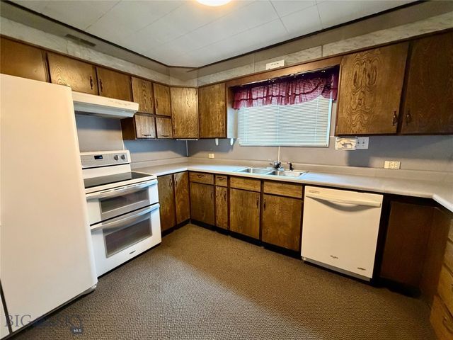1953 S Warren Avenue, Butte, MT 59701