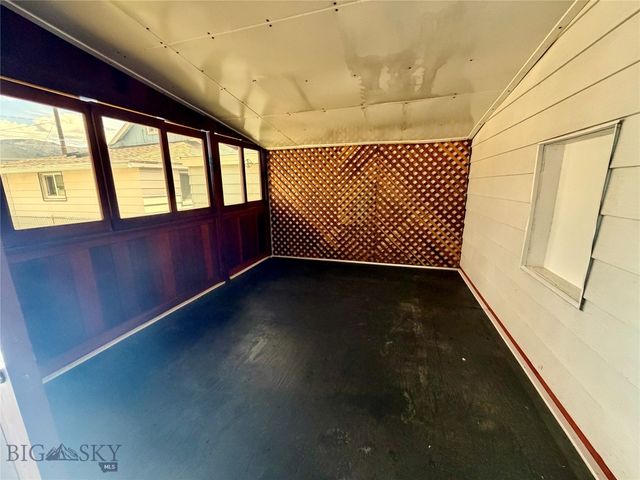 1953 S Warren Avenue, Butte, MT 59701
