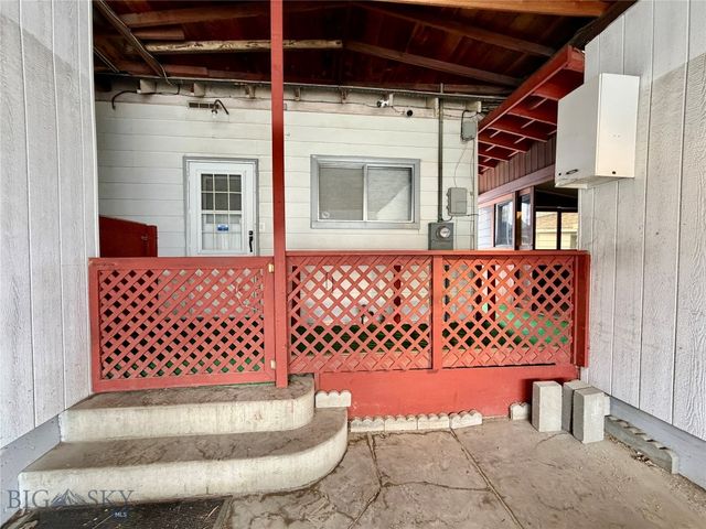 1953 S Warren Avenue, Butte, MT 59701