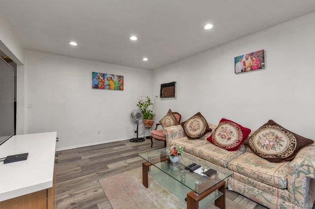 220 Crown Avenue, Floral Park, NY 11001