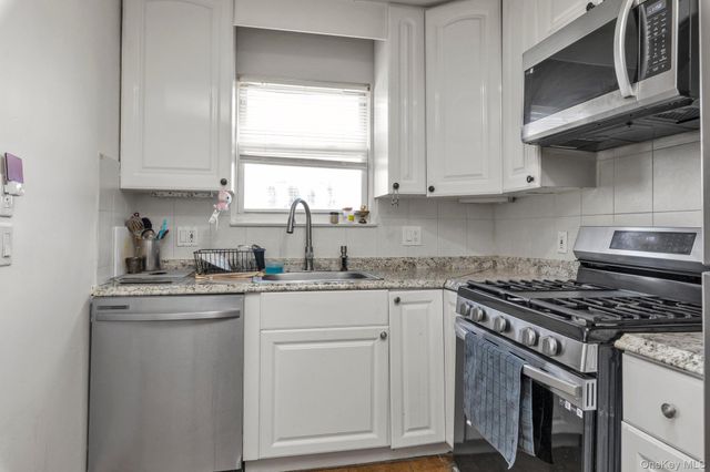 220 Crown Avenue, Floral Park, NY 11001