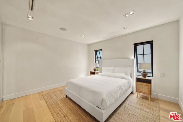 180 S Vista Street, Los Angeles, CA 90036
