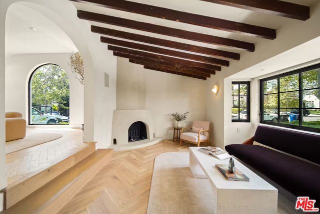 180 S Vista Street, Los Angeles, CA 90036