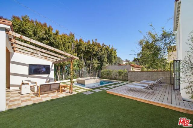 180 S Vista Street, Los Angeles, CA 90036