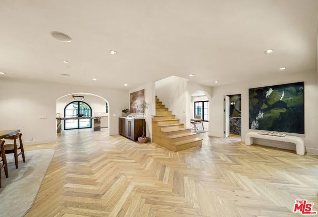 180 S Vista Street, Los Angeles, CA 90036