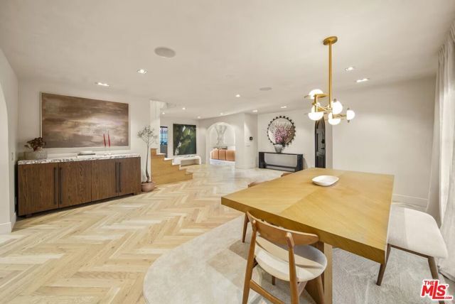 180 S Vista Street, Los Angeles, CA 90036